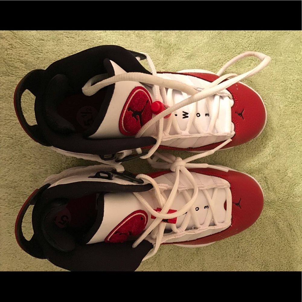 Air Jordan sneakers size 5.5 youth/7.5 women’s